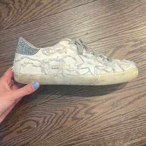 Golden goose with crystals